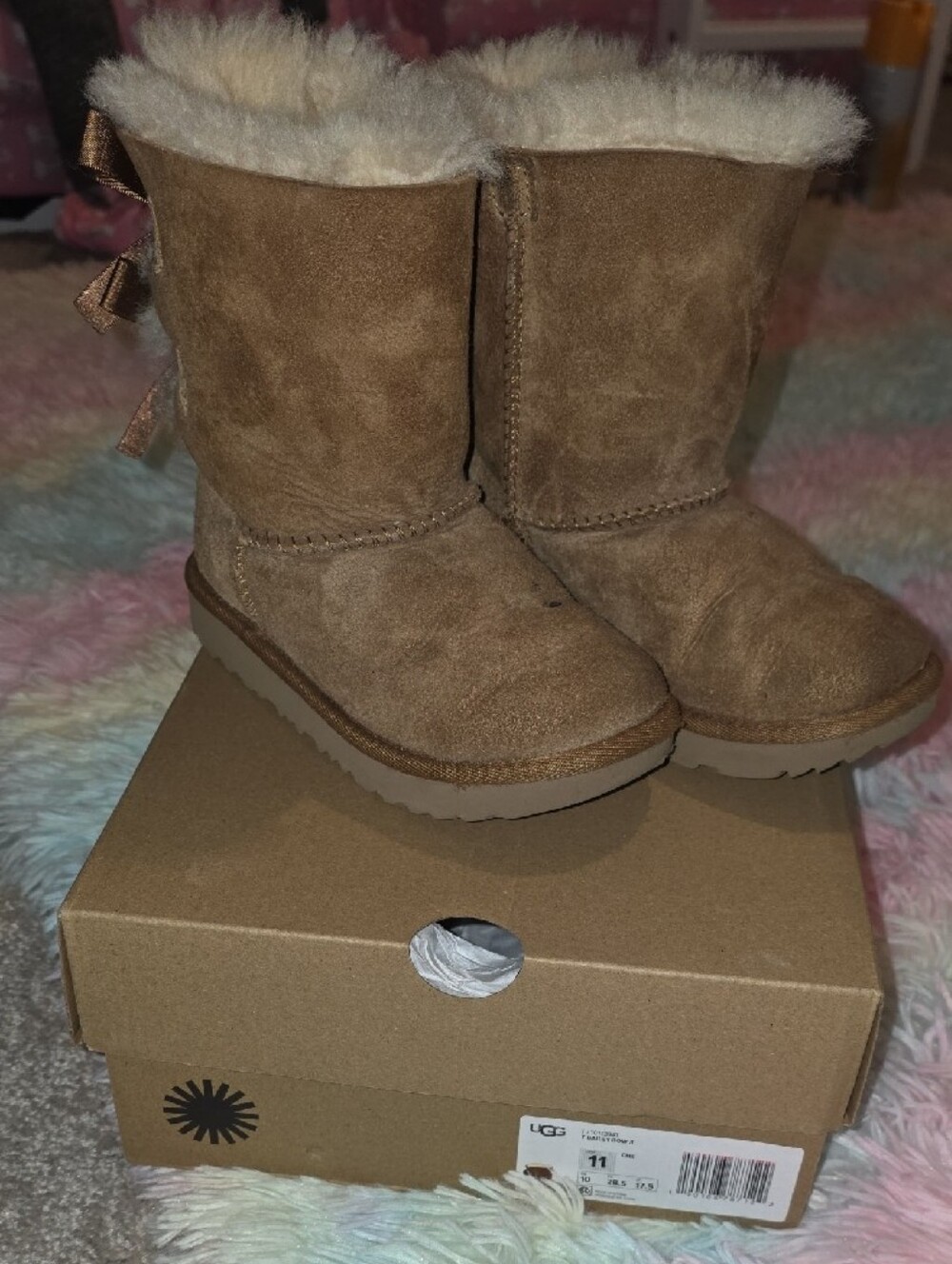 UGG Bailey Bow with Chestnut Label